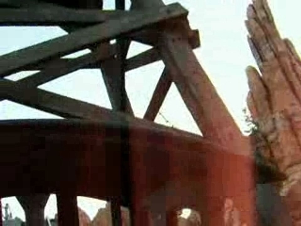 Big thunder mountain disney land paris 24/02/08