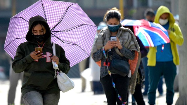 Advierten sobre eventual tercer pico de la pandemia en Colombia