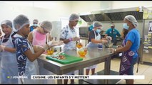 Apprendre aux enfants à cuisiner pour éviter le gaspillage