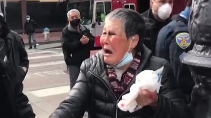 美 백인 남성, 길에서 아시아계 노인 2명 연달아 폭행 / YTN