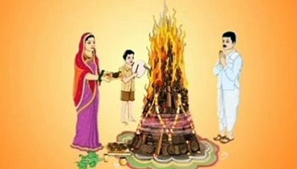 होली की तैयारी, नेचुरल कलर बनाना सीख रही महिलाएं