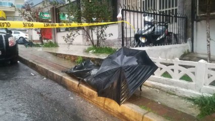 Sokakta fenalaşıp yaşamını yitirdi