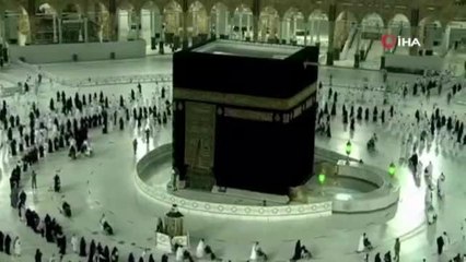 - Suudi Arabistan'da umre ziyaretleri alınan önlemler altında sürüyor- Sosyal mesafeli tavaf yapılıyor