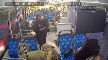 Otobüs şoförü bayılan yolcusunu hastaneye yetiştirdi... O anlar kamerada
