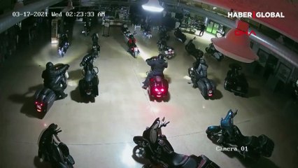 Şaşırtan motosiklet hırsızlığı kamerada