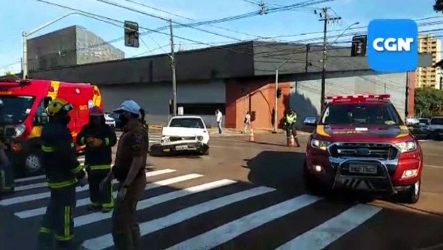 Colisão seguida de capotamento é registrada na Rua Erechim, esquina com a Rua Vicente Machado