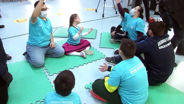 Sultangazi Belediyesi’nden eğitimini tamamlayan ‘Down Sendromlu’ çocuklara sertifika