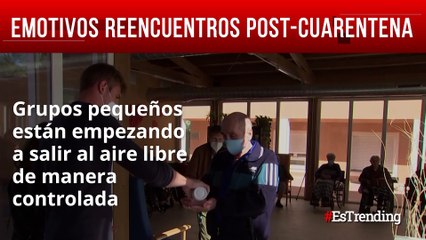 Ancianos en España ven a sus seres queridos después de ser confinamiento