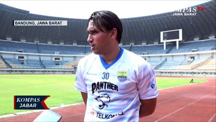 Ezra Walian Latihan Perdana di Persib