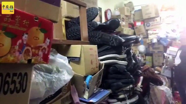 90%空间堆满破烂回收品 老妇与2障儿住垃圾屋