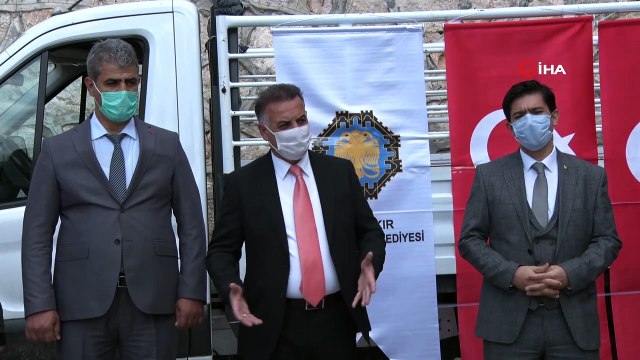 Ergani ve Çermik’te 120 çiftçiye 3 bin adet dut fidanı dağıtıldı