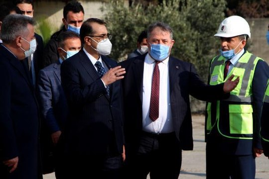 Bakan Dönmez, Türkiye'nin çalışan en eski hidroelektrik santralini inceledi