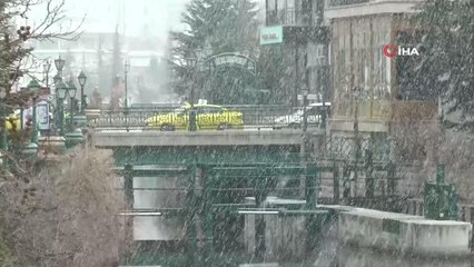 Eskişehir'e yağan mart karı kartpostallık görüntüler oluşturdu