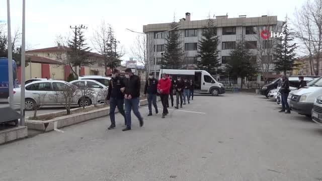 Yasa dışı bahis çetesi şüphelileri adliyede