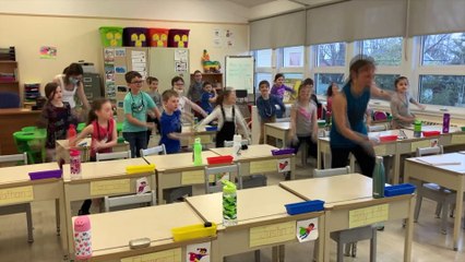 Elle fait bouger des milliers de jeunes en classe