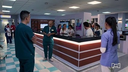 Carlos y Castillo en la misma habitación con  Helena