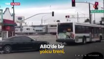 ABD’de yolcu treni çöp kamyonu ile çarpıştı