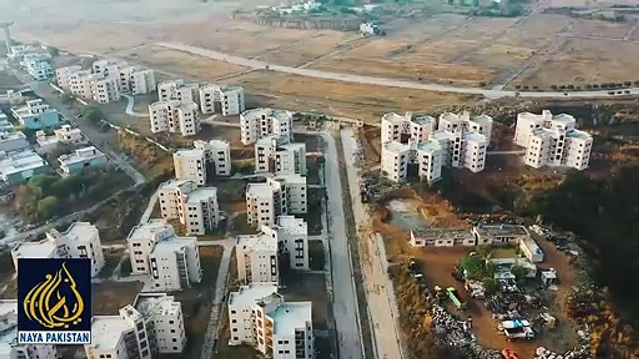 Mubarak ho Pakistanio , Wazira_Azam Nay Lakho Ghar Taqseem Karna Shoro Kar Diye..Project Complete