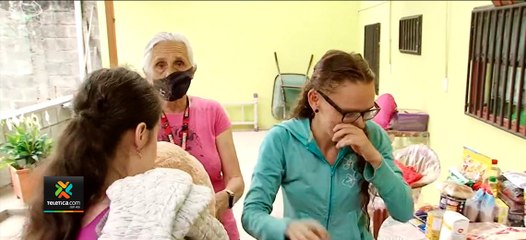 tn7-Costarricenses-se-solidarizan-con-familia-que-perdió-todo-en-incendio-en-Escazú-1903211