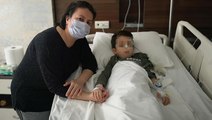 Şiddetli karın ağrısı şikayetiyle hastaneye götürülen 4 yaşındaki çocuğun bağırsağından 19 tane mıknatıs çıktı