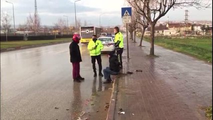 Minibüsün çarptığı elektrikli motosikletin sürücüsü yaralandı