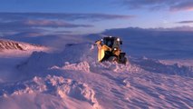 KARS - 'Kar kaplanları' baharda da karla mücadele ediyor