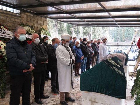 Son dakika haber: Türk basınının duayen ismi Seçkin Türesay son yolculuğuna uğurlandı