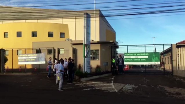 Vacinação para idosos acima de 73 anos acontece neste sábado (20)