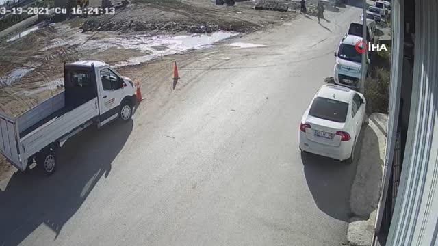15 yaşındaki çocuk drift yaparken kalabalığın arasına böyle daldı: 3 yaralı