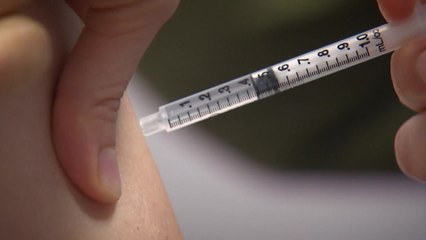 "'백신 접종 후 혈전증' 20대, EMA '주의 증상'에 해당" / YTN