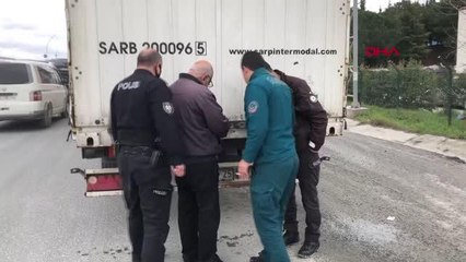 TEKİRDAĞ Fransa'ya giden 2 TIR'ın dorselerinden 8 kaçak göçmen çıktı