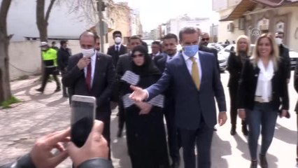 TDP Genel Başkanı Sarıgül, Kilis'te roket düşen alana karanfil bıraktı