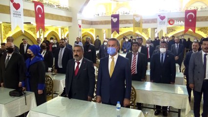 Sarıgül, Kilis'te roket düşen bölgede incelemelerde bulundu, güvercin uçurdu