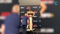 Una luchadora de la UFC se desmaya en el pesaje