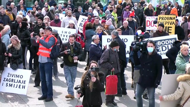 ZAGREB - Hırvatistan'da Kovid-19 önlemlerine karşı gösteri düzenlendi