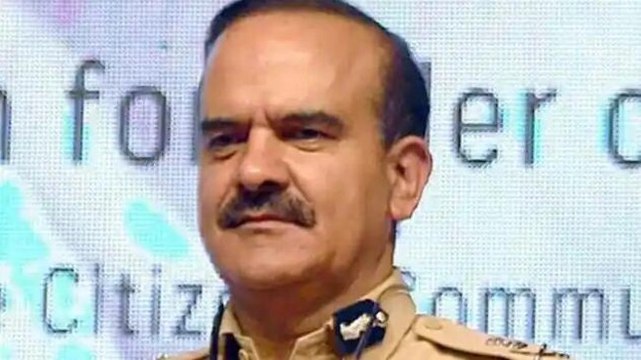 Anil Deshmukh asked Sachin Vaze to collect Rs 100 crore for him per month: Param Bir Singh | Ground Report