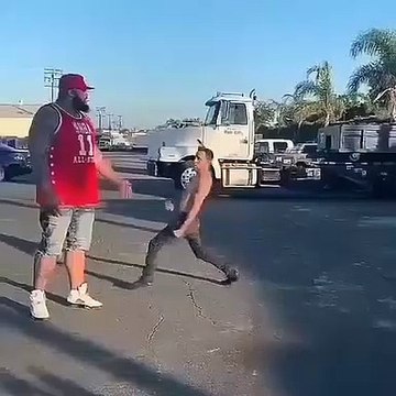 Quand tu te bats contre plus fort, plus grand et plus gros que toi...