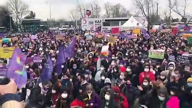 İstanbul Sözleşmesi'nden çekilme kararına tepki: Erkekler şaşırtmadı