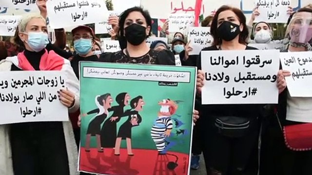 BEYRUT - Lübnanlı kadınlar, hayat pahalılığı ve gençlerin iş için yurt dışına çıkmak zorunda kalmasını protesto etti