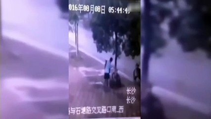 Bisikleti çalmak için bakın ne yaptı!