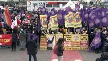 İSTANBUL - Türkiye’nin İstanbul Sözleşmesi’nden çekilmesi Kadıköy’de protesto edildi