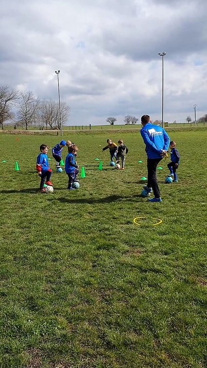 Samedi 20 mars  entraînement de  école de foot EJVT   pitchouns
