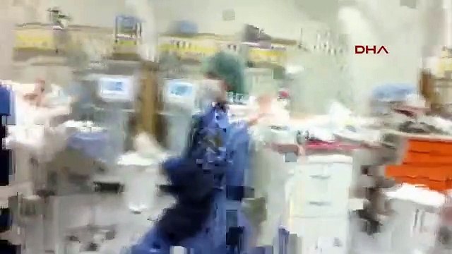 Skandal! Yoğun bakımda halay çekip, göbek attılar!