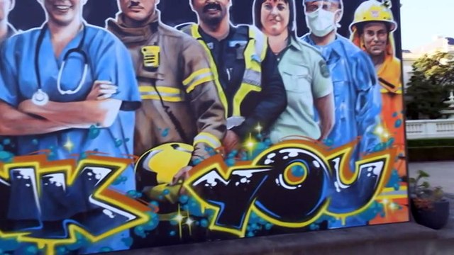 Show of thanks to frontline Victorian workers in Melbourne