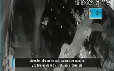 Violento robo en Gonnet: bajaron de un auto  y lo tiraron de la bicicleta para robársela