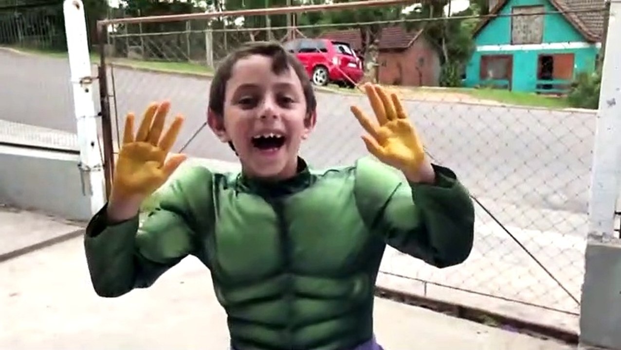 Aprendendo as cores com Julia e Dani