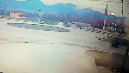 Motosiklet ile bisiklet çarpıştı: 1 ölü, 2 yaralı