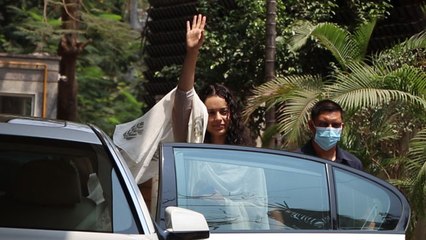 Kangana Ranaut Snapped by media at Bandra and Versova | FilmiBeat
