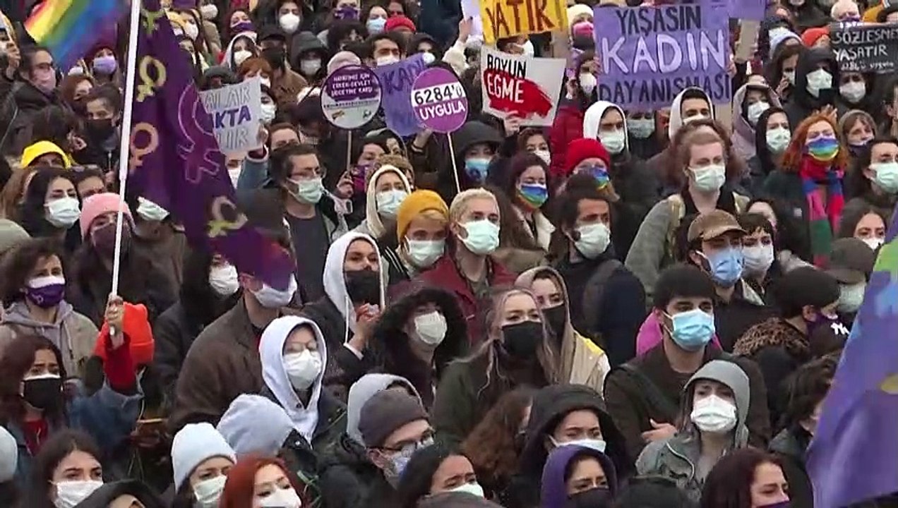 Frauenproteste in der Türkei: 'Meine Freundin wurde von ihrem Ex getötet'