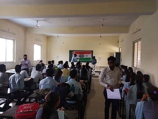 दांडी मार्च और महात्मा गांधी विषय पर कालेज में हुई निबंध स्पर्धा